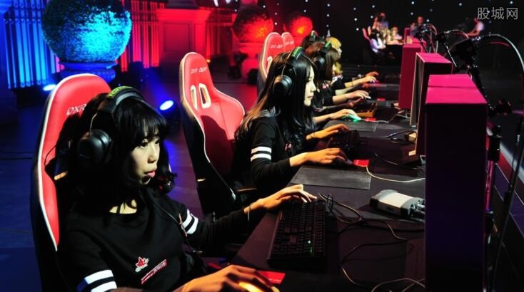 手塔克被联 手塔克被联