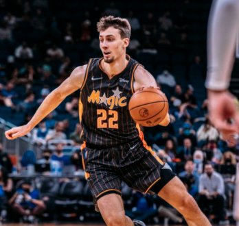 够闪耀全场 够闪耀全场